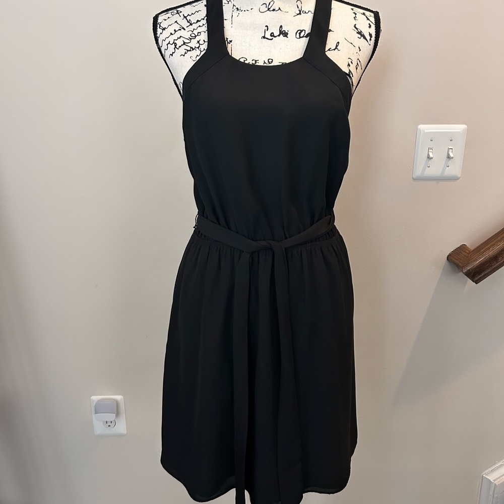 Elegant Black Sleeveless Dress